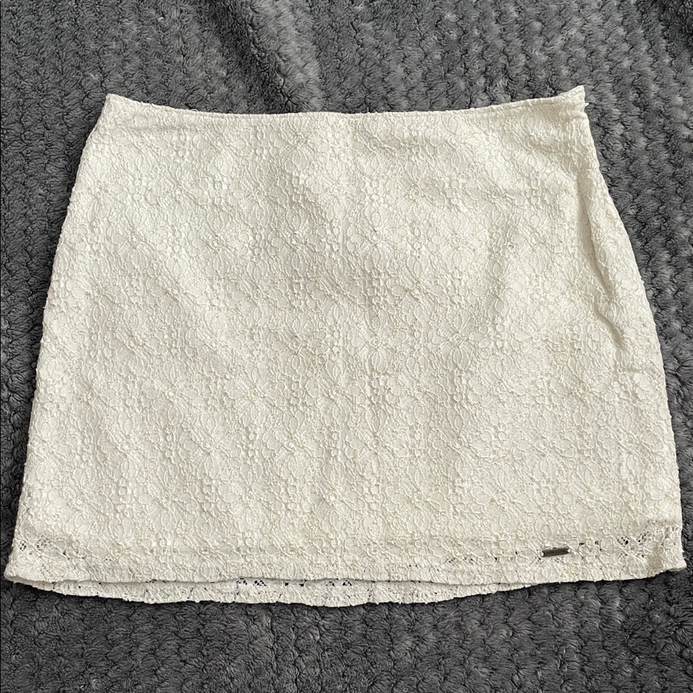 Hollister Cream and gold Lace Mini Skirt size 3